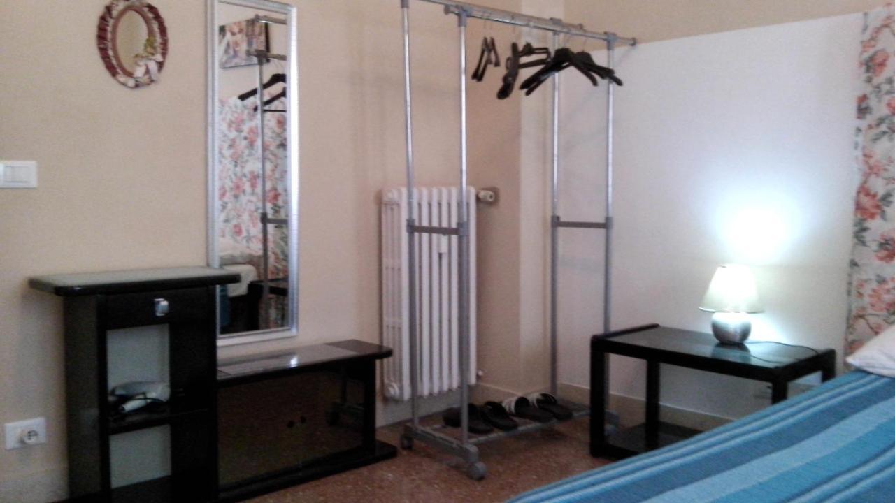 Affittacamere , Rooms Near Trastevere Station Roma Exterior foto